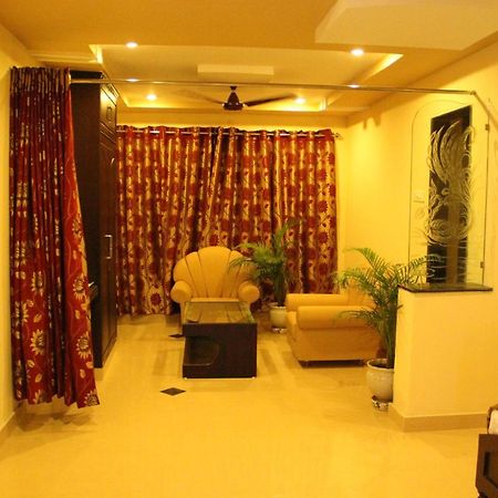 Hotel Sri Grands Rajahmundry Exterior photo