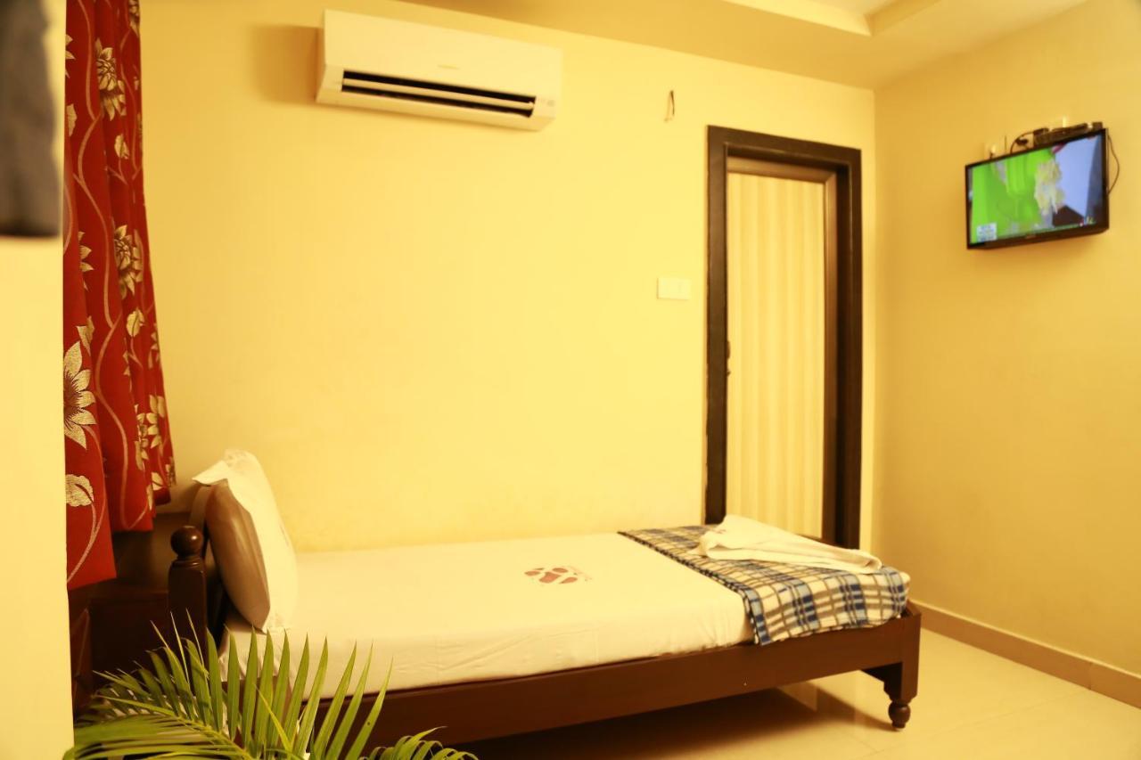 Hotel Sri Grands Rajahmundry Exterior photo